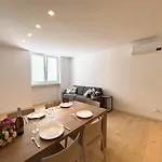 Apartment Bluemare E Blueterra Tirabora Short Rent, Con Parcheggio Privato Trieste