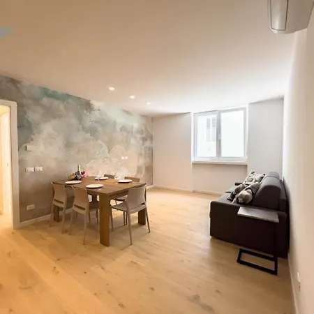 Blue Life Tirabora Short Rent شقة ترييستي