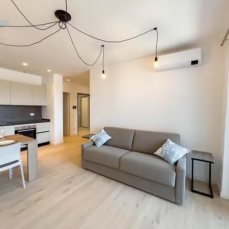 Blue Life Tirabora Short Rent * Триест