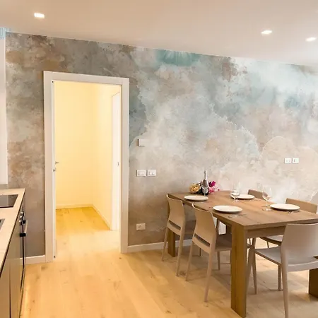 Blue Life Tirabora Short Rent טריאסטה