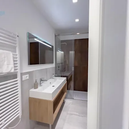 Apartment Bluemare E Blueterra Tirabora Short Rent, Con Parcheggio Privato