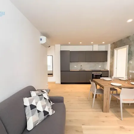 Апартаменты Blue Life Tirabora Short Rent *