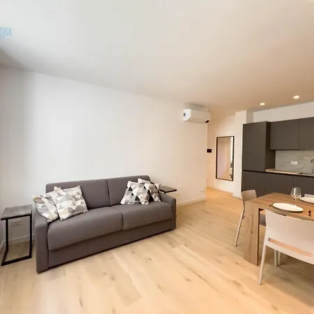 Blue Life Tirabora Short Rent טריאסטה