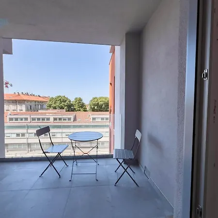 Blue Life Tirabora Short Rent טריאסטה